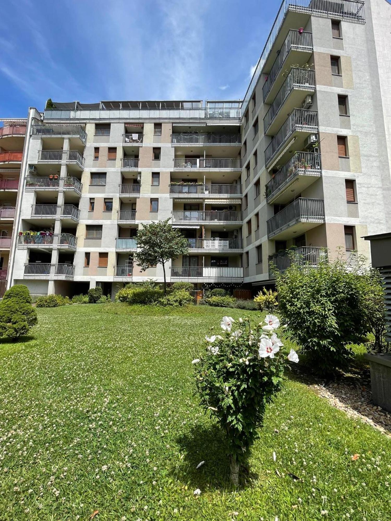 Green City Apartment Budapest - Free Garage, Ac, Balcony, Wi-Fi Eksteriør billede